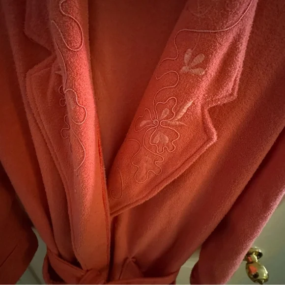 Women's Coral Robe - Picture 2 of 4